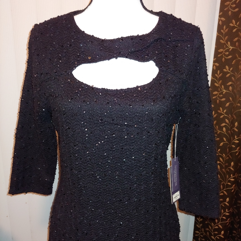Sz L Black Sequin Keyhole Top
